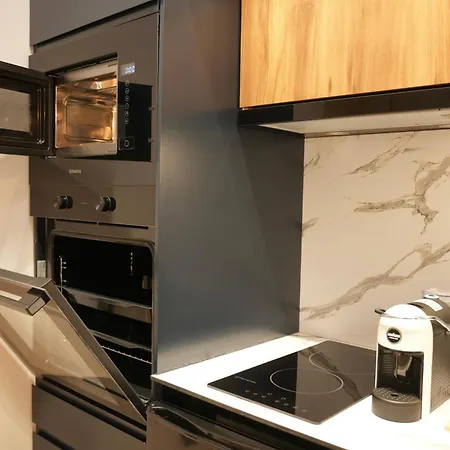 Nea Deluxe Apartman *