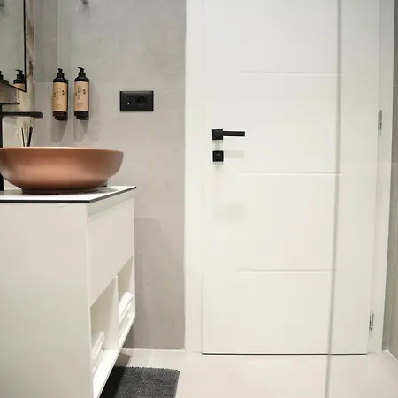 Nea Deluxe Lägenhet *