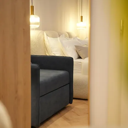 Nea Deluxe Apartman *